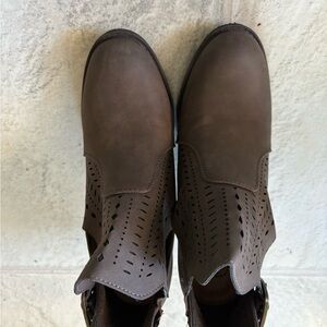 Women’s Daisy Fuentes Size 7M Boots